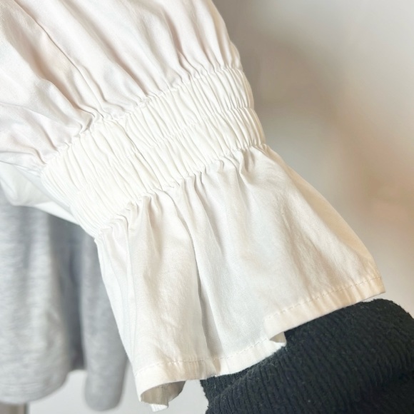 Fleur Bleue Ruffle Cuffs Top - Picture 2 of 3